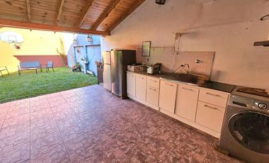 EL PALOMAR VENTA- CASA 4 amb con jardin y cochera