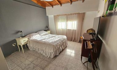 EL PALOMAR VENTA- CASA 4 amb con jardin y cochera