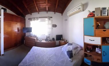 Casa en venta en City Bell entre caminos de 3 dorm