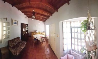 Casa en venta en City Bell entre caminos de 3 dorm