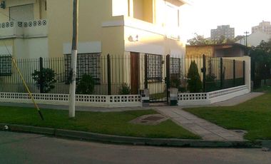 VENTA CASA 2 PLANTAS EN ESQUINA CON GARAGE WILDE