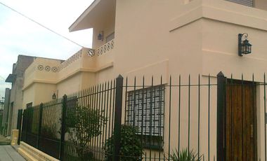 VENTA CASA 2 PLANTAS EN ESQUINA CON GARAGE WILDE