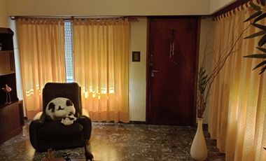 VENTA CASA 2 PLANTAS EN ESQUINA CON GARAGE WILDE