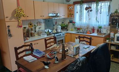 VENTA CASA 2 PLANTAS EN ESQUINA CON GARAGE WILDE