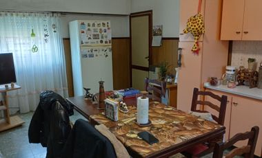 VENTA CASA 2 PLANTAS EN ESQUINA CON GARAGE WILDE