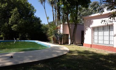 QUINTA en Venta sobre lote de 3000 m2 en Sourigues