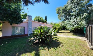 QUINTA en Venta sobre lote de 3000 m2 en Sourigues