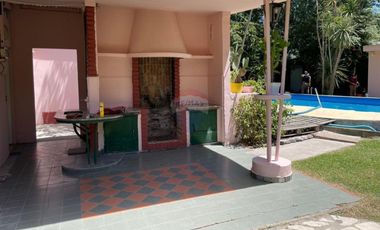 QUINTA en Venta sobre lote de 3000 m2 en Sourigues