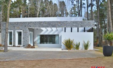 VENTA CASA 3 AMBIENTES BARRIO I VILLA ROBLES