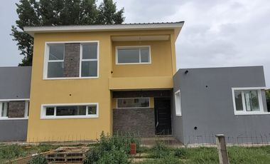 VENTA CASA 3 DORMITORIOS BARRIO PARAISO DEL LIMAY