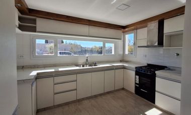VENTA CASA 3 DORMITORIOS BARRIO PARAISO DEL LIMAY