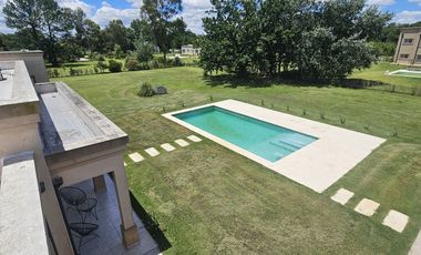 Venta Casa 7 ambientes en Fincas San Vicente