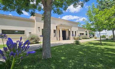 Venta Casa 7 ambientes en Fincas San Vicente