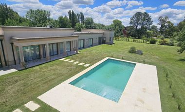 Venta Casa 7 ambientes en Fincas San Vicente