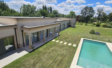 Venta Casa 7 ambientes en Fincas San Vicente