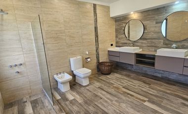 Venta Casa 7 ambientes en Fincas San Vicente