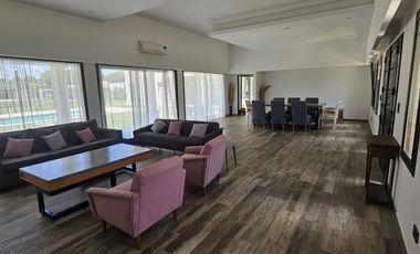 Venta Casa 7 ambientes en Fincas San Vicente