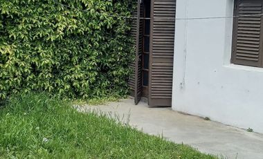 Casa de 3 dormitorios con cochera.
