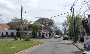 Casa de 3 dormitorios con cochera.