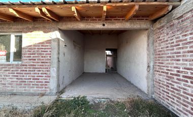 VENTA DE CASA EN OBRA - ALLEN