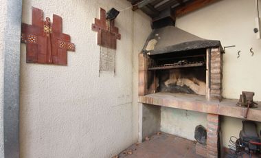 Venta casa lote propio- 4 amb. Gran oportunidad !!