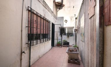 Venta casa lote propio- 4 amb. Gran oportunidad !!