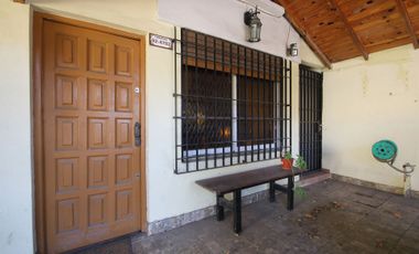Venta casa lote propio- 4 amb. Gran oportunidad !!