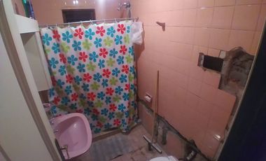 VENTA CASA 4 AMBIENTES CON PATIO GRANDE Y COCHERA