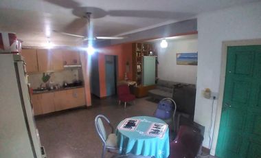 VENTA CASA 4 AMBIENTES CON PATIO GRANDE Y COCHERA