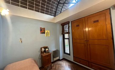 CASA EN VENTA QUILMES 6 AMBIENTES AMPLIO PARQUE AC