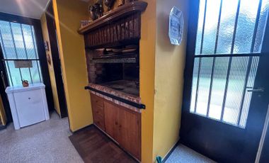 CASA EN VENTA QUILMES 6 AMBIENTES AMPLIO PARQUE AC