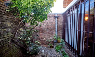 CASA EN VENTA QUILMES 6 AMBIENTES AMPLIO PARQUE AC