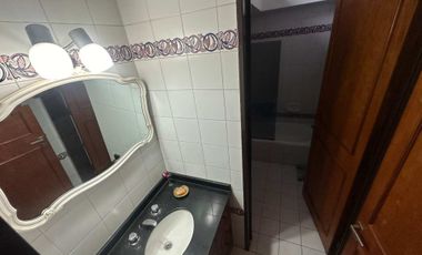 CASA EN VENTA QUILMES 6 AMBIENTES AMPLIO PARQUE AC