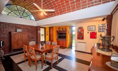 CASA EN VENTA QUILMES 6 AMBIENTES AMPLIO PARQUE AC