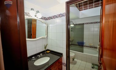 CASA EN VENTA QUILMES 6 AMBIENTES AMPLIO PARQUE AC