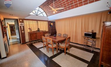 CASA EN VENTA QUILMES 6 AMBIENTES AMPLIO PARQUE AC