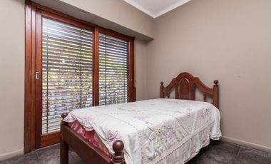 EXCELENTE CASA 4AMB. MAS DPTO DE 2AMB.AVELLANEDA
