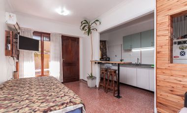 EXCELENTE CASA 4AMB. MAS DPTO DE 2AMB.AVELLANEDA