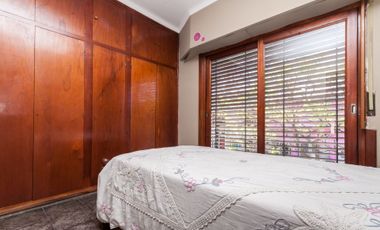 EXCELENTE CASA 4AMB. MAS DPTO DE 2AMB.AVELLANEDA
