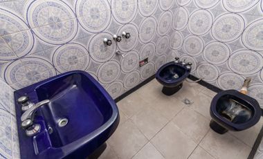 EXCELENTE CASA 4AMB. MAS DPTO DE 2AMB.AVELLANEDA