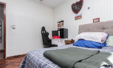 EXCELENTE CASA 4AMB. MAS DPTO DE 2AMB.AVELLANEDA