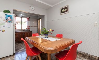 EXCELENTE CASA 4AMB. MAS DPTO DE 2AMB.AVELLANEDA