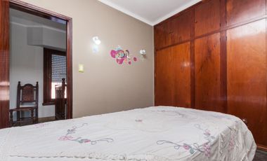 EXCELENTE CASA 4AMB. MAS DPTO DE 2AMB.AVELLANEDA