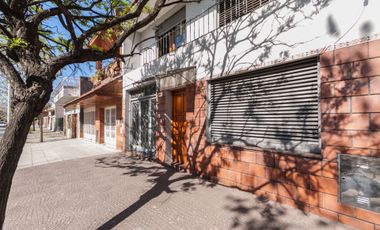 EXCELENTE CASA 4AMB. MAS DPTO DE 2AMB.AVELLANEDA