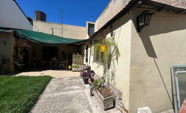 CASA EN VENTA LOTE 221 m2 AVELLANEDA. APTO CREDITO