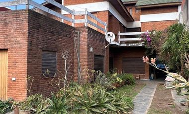 Casa en venta 4 ambientes en Remedios de Escalada