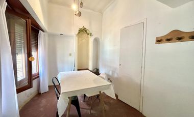 Venta/Permuta Casa 4 amb. Cochera, Pileta, terraza