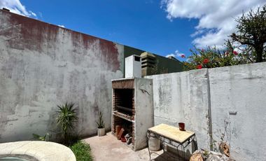 Venta/Permuta Casa 4 amb. Cochera, Pileta, terraza