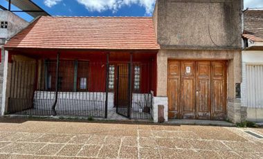 Venta/Permuta Casa 4 amb. Cochera, Pileta, terraza