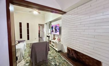 Venta/Permuta Casa 4 amb. Cochera, Pileta, terraza